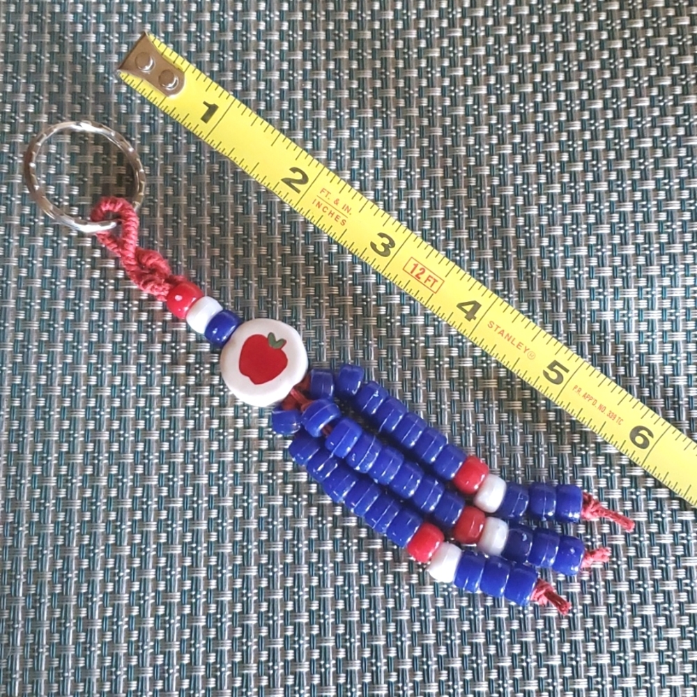 VTG Keychain Apple 🍎 - Picture 2 of 2